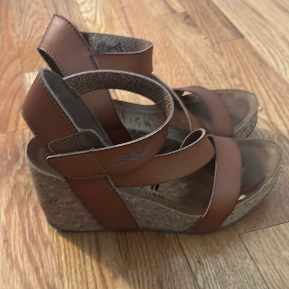Blowfish Women's Brown Wedge Sandals